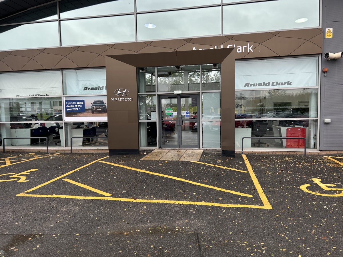 Arnold Clark Stirling Renault / Dacia / Hyundai | AccessAble