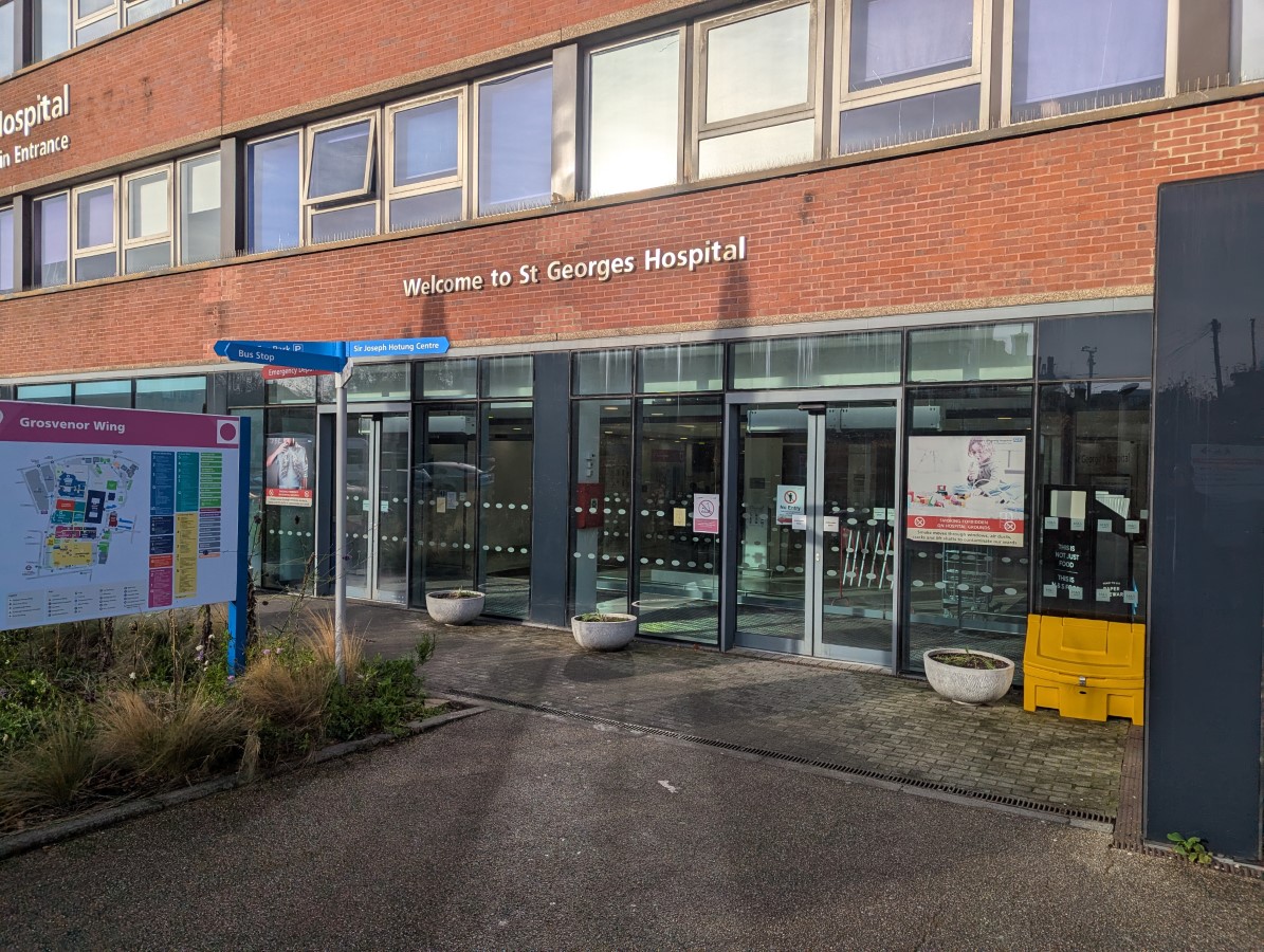 St George's Hospital - Entrances | AccessAble