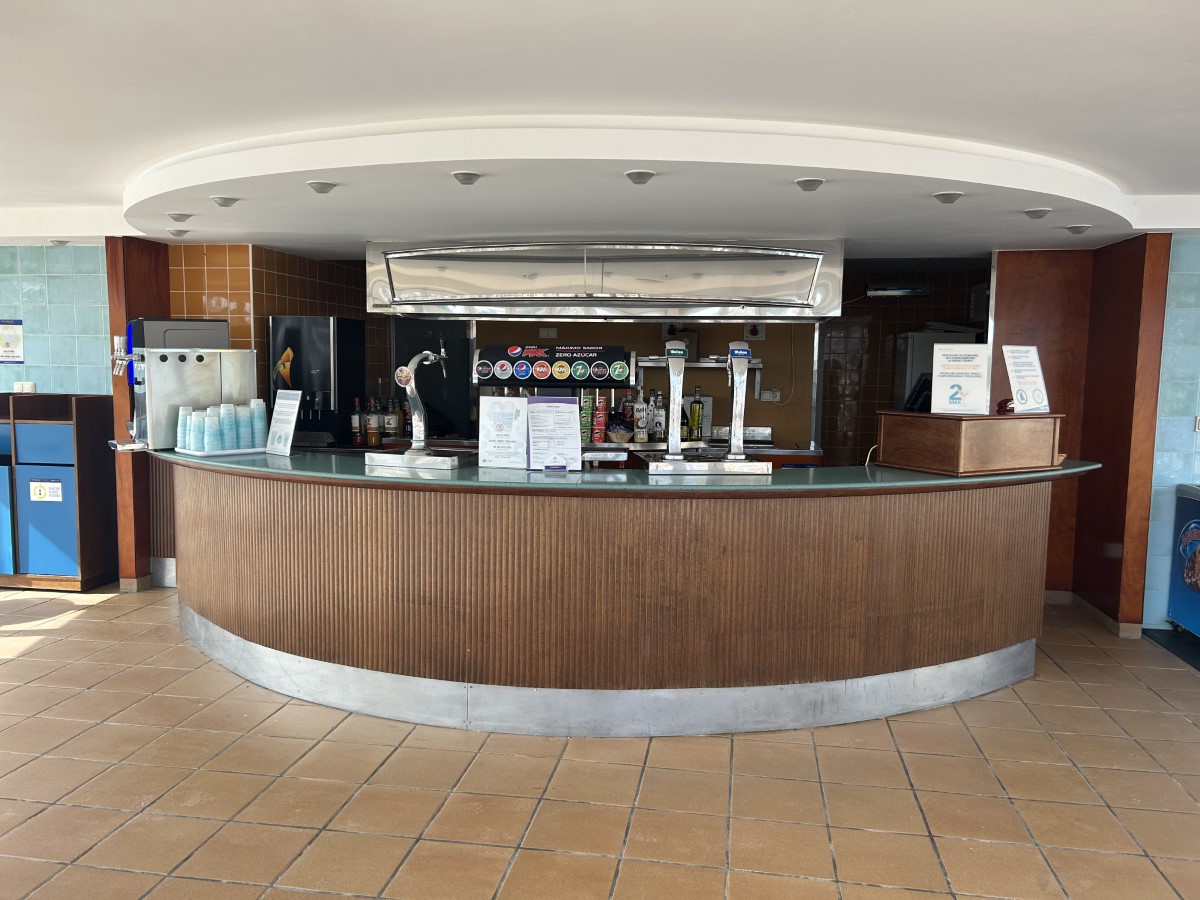 Globales Almirante Farragut Rotonda Pool Bar AccessAble