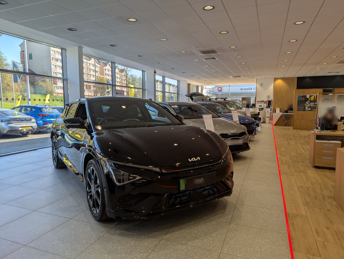 Arnold Clark Glasgow Fiat/Kia/Abarth - Kia Showroom | AccessAble
