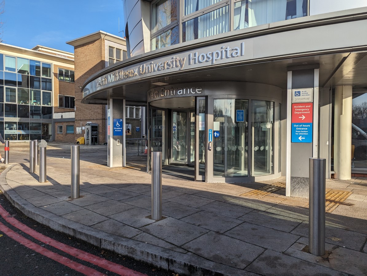 North Middlesex University Hospital - Entrances | AccessAble