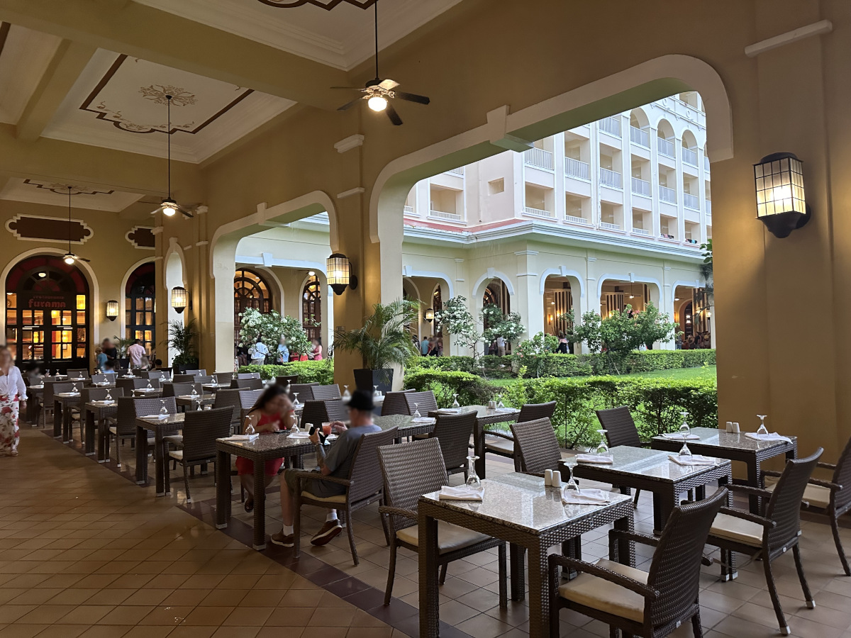 Riu Guanacaste - Restaurants | AccessAble