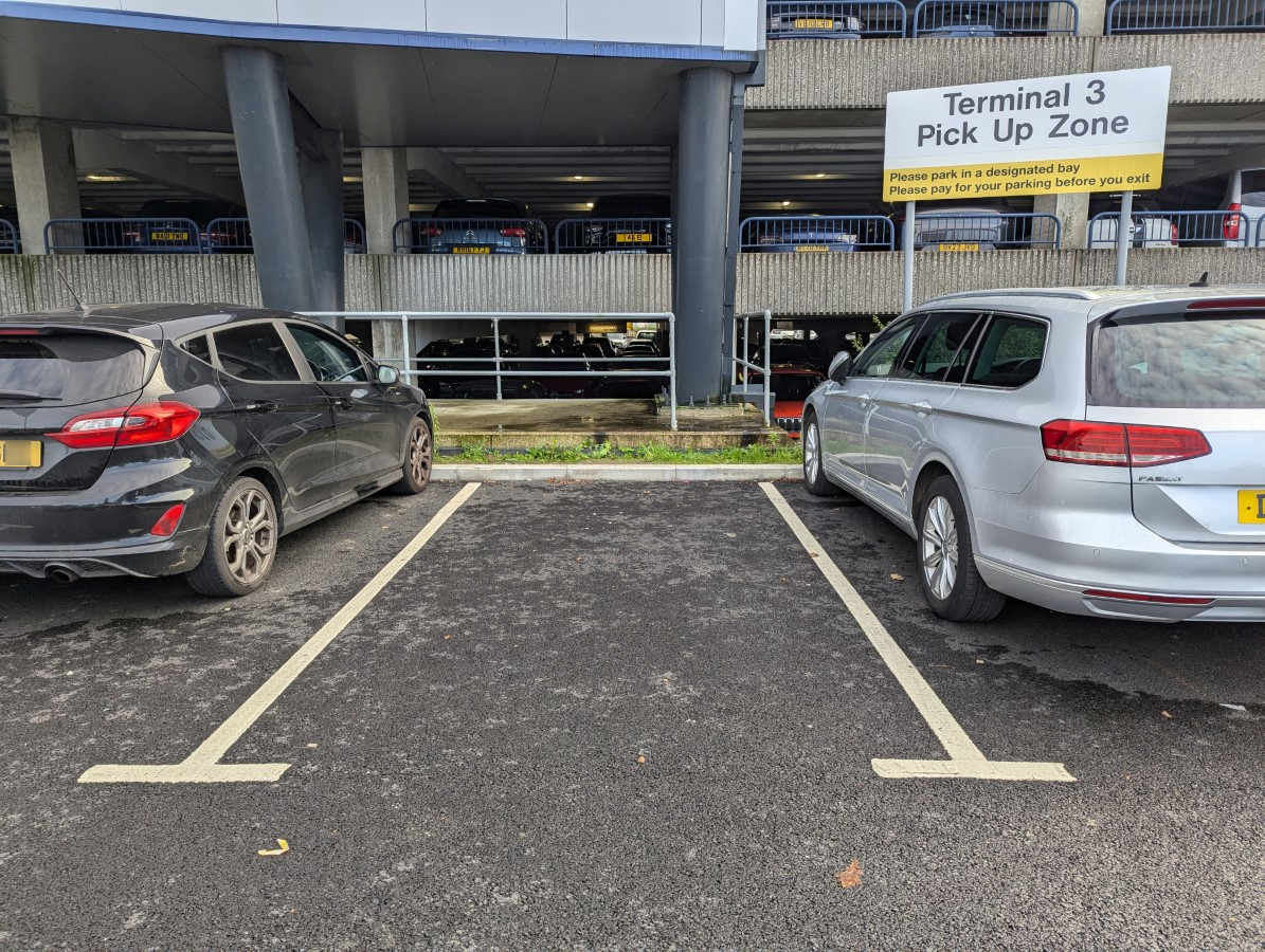 Manchester Airport Terminal 3 Pick Up Car Park www.accessable.co.uk