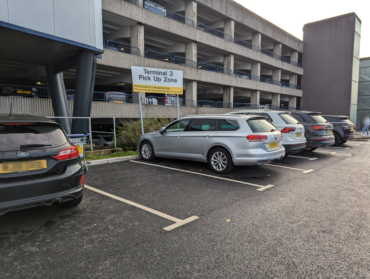 Manchester Airport Terminal 3 Pick Up Car Park