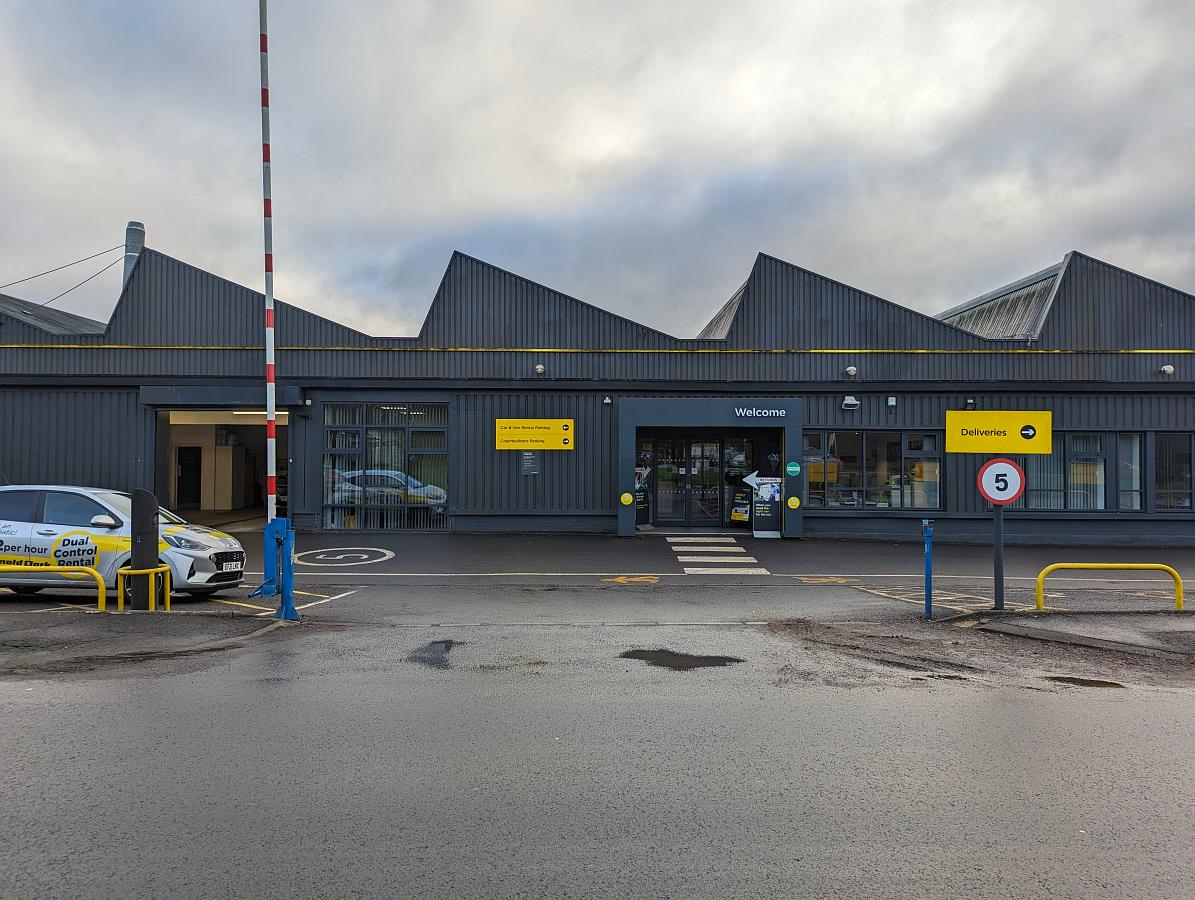 Arnold Clark Car & Van Rental East Kilbride | AccessAble