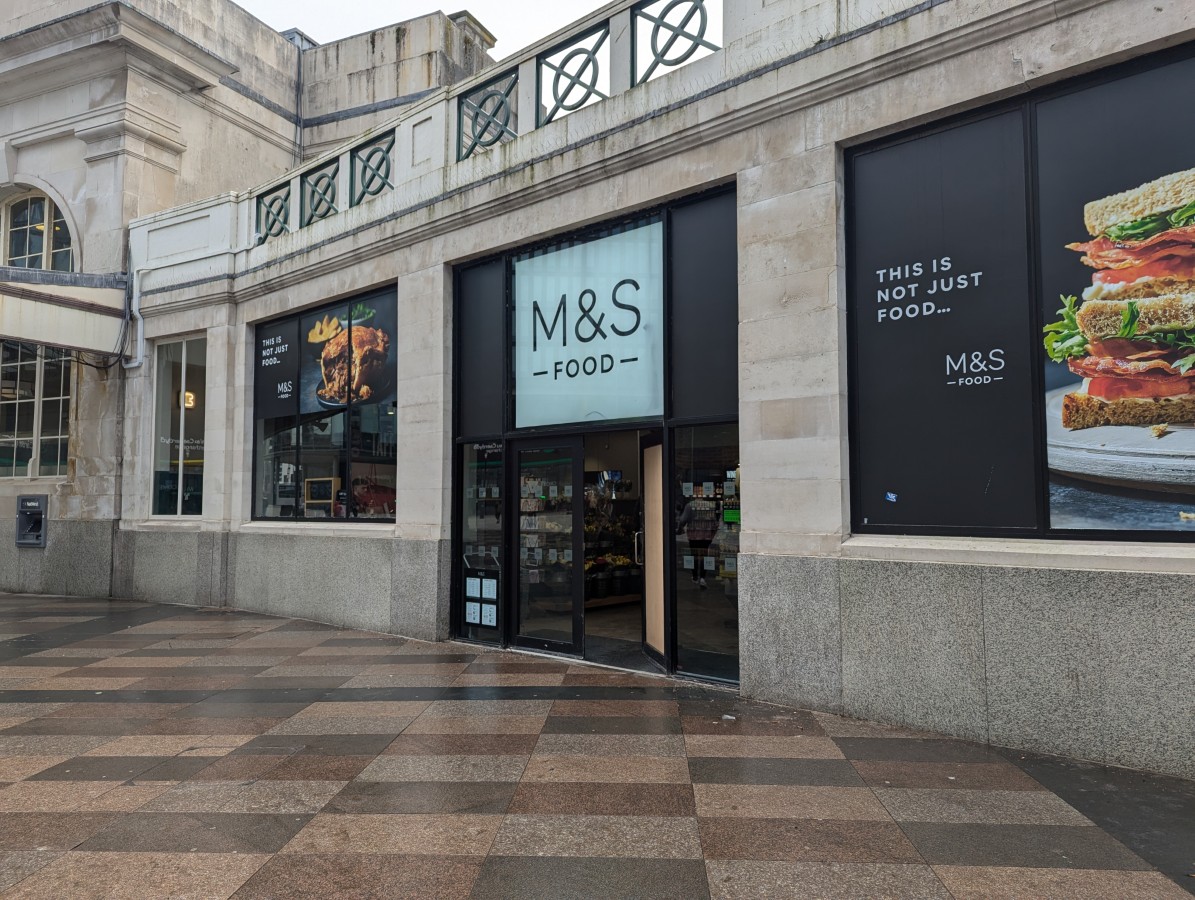 Marks and Spencer Cardiff Rail Simply Food | AccessAble