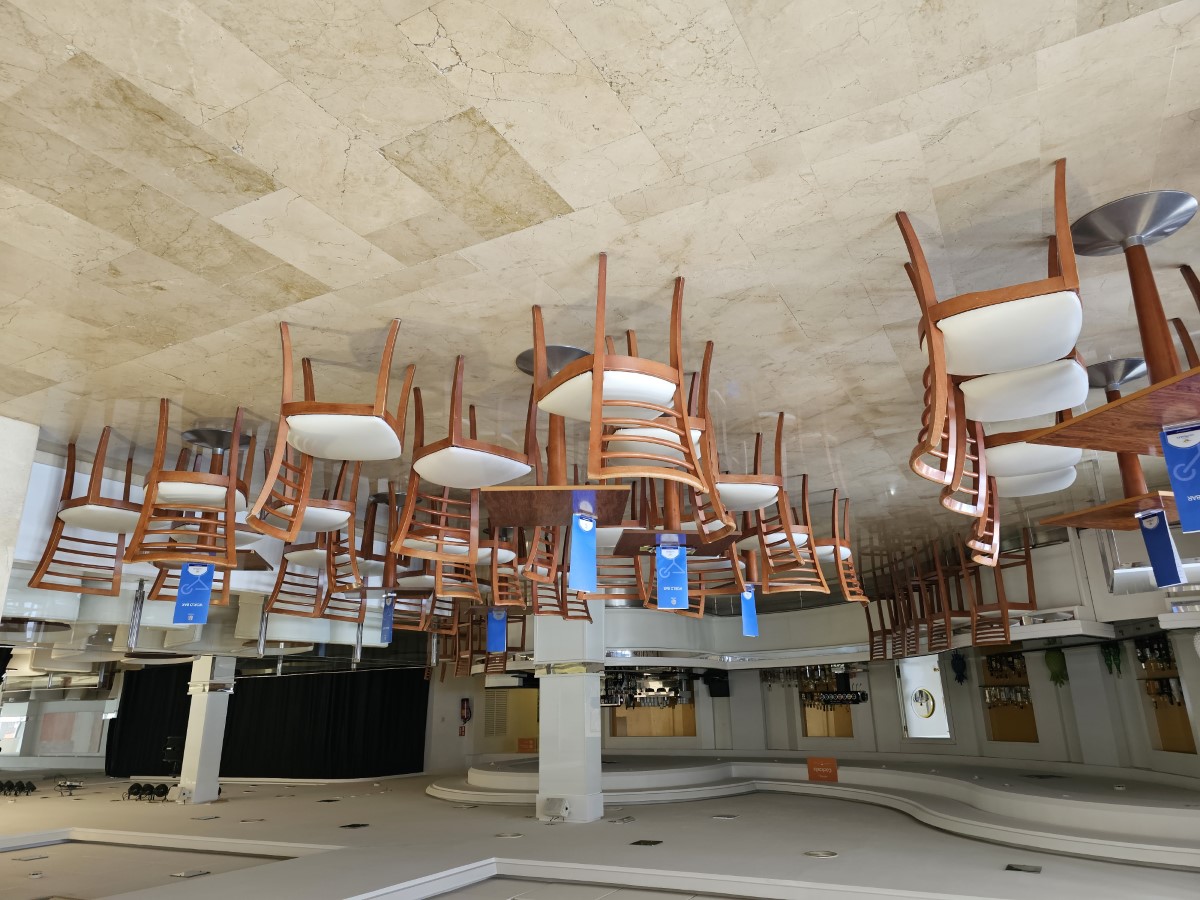 TUI SUNEO Santa Ponsa Lounge Bar Santa Ponsa Park Building AccessAble