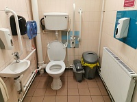 M6 - Burton-In-Kendal Services - Northbound - Moto - Accessible Toilet (Right Transfer)