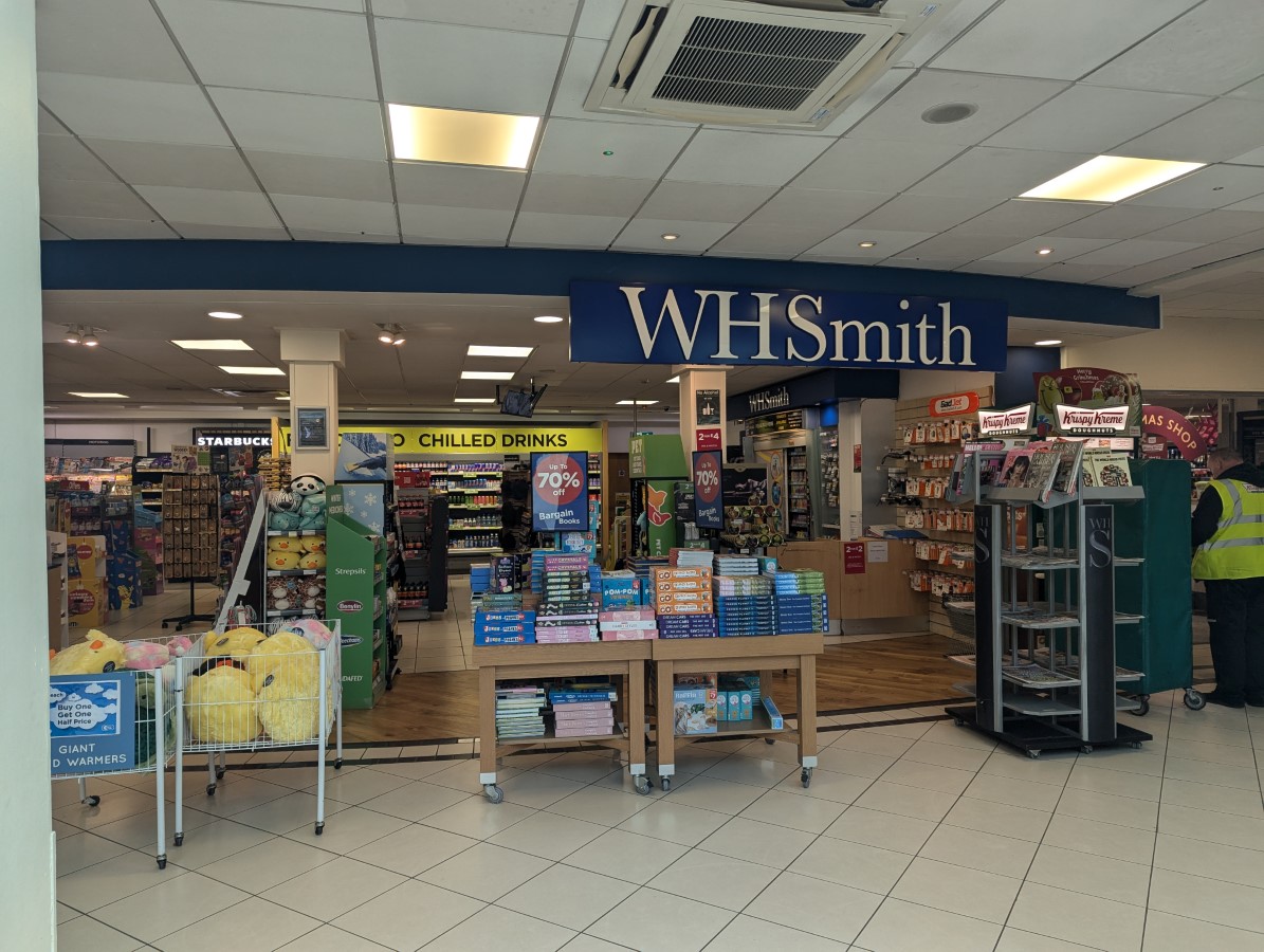 Modelzone Whsmith WHSmith - M1 - London Gateway Services - Welcome Break | AccessAble