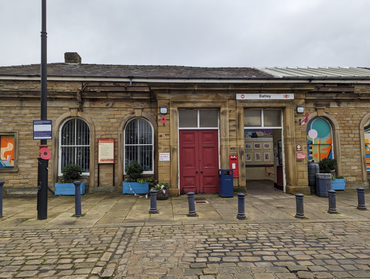 Batley Railway Station to Batley Town Centre/Town Hall AccessAble